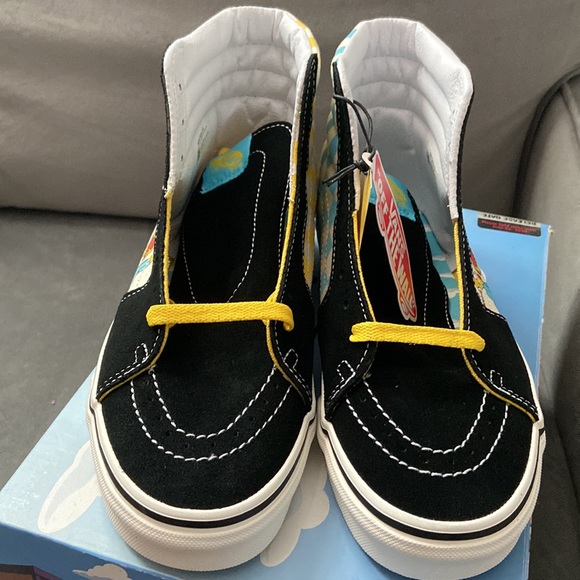 Vans - Picture 2 of 4